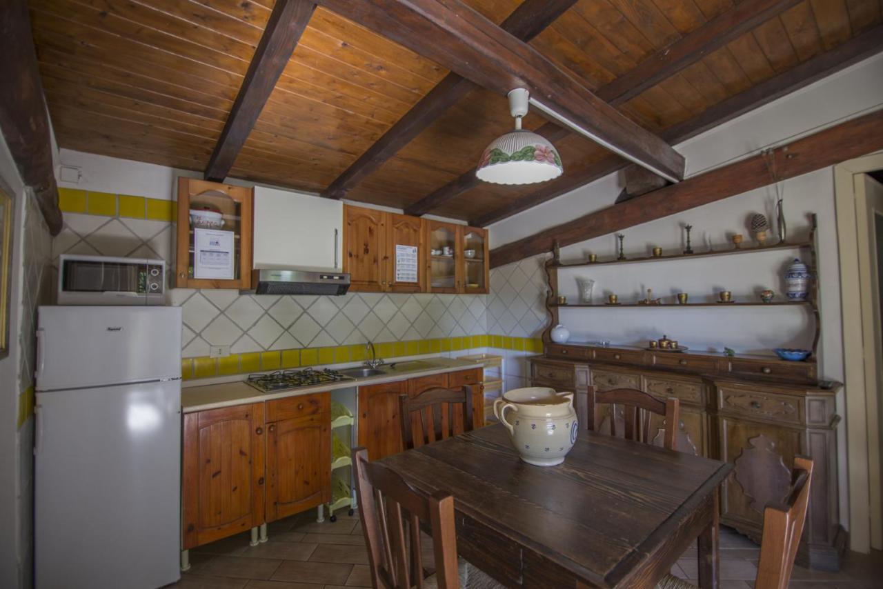 Campeggio Villaggio Sos Flores ตอร์โตลี ภายนอก รูปภาพ