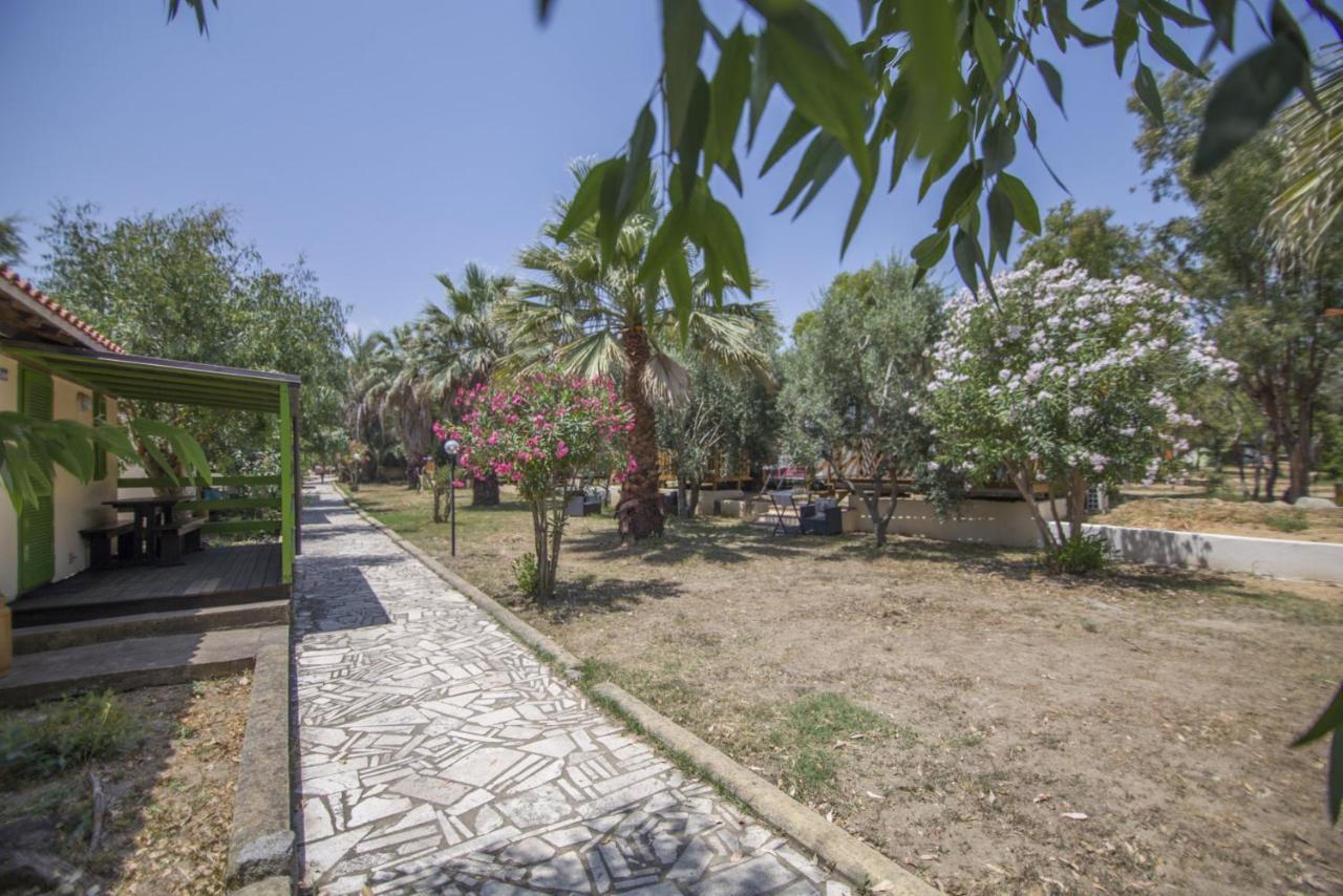 Campeggio Villaggio Sos Flores ตอร์โตลี ภายนอก รูปภาพ