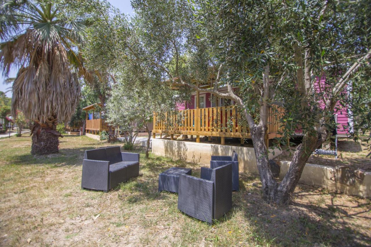 Campeggio Villaggio Sos Flores ตอร์โตลี ภายนอก รูปภาพ