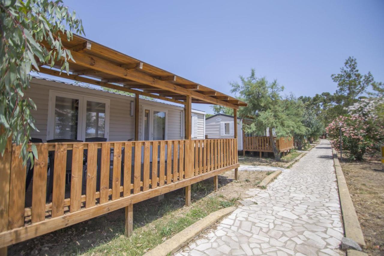 Campeggio Villaggio Sos Flores ตอร์โตลี ภายนอก รูปภาพ