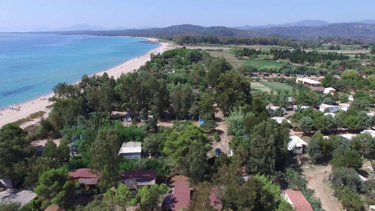 Campeggio Villaggio Sos Flores ตอร์โตลี ภายนอก รูปภาพ